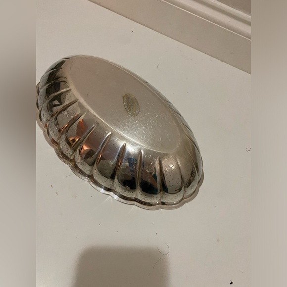 Vintage Wm. A. Rogers By Oneida LTD Silversmiths 10.5” Serving Dish - Picture 2 of 3